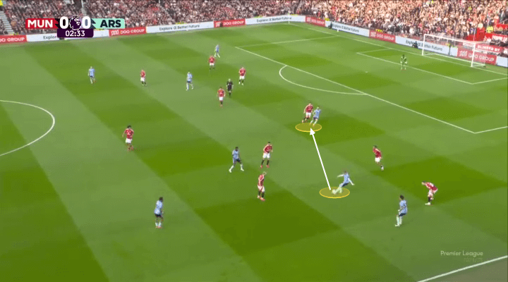 Arsenal cần số 9 ảo, nhưng lại chơi với tiền đạo cắm trước Man Utd 3