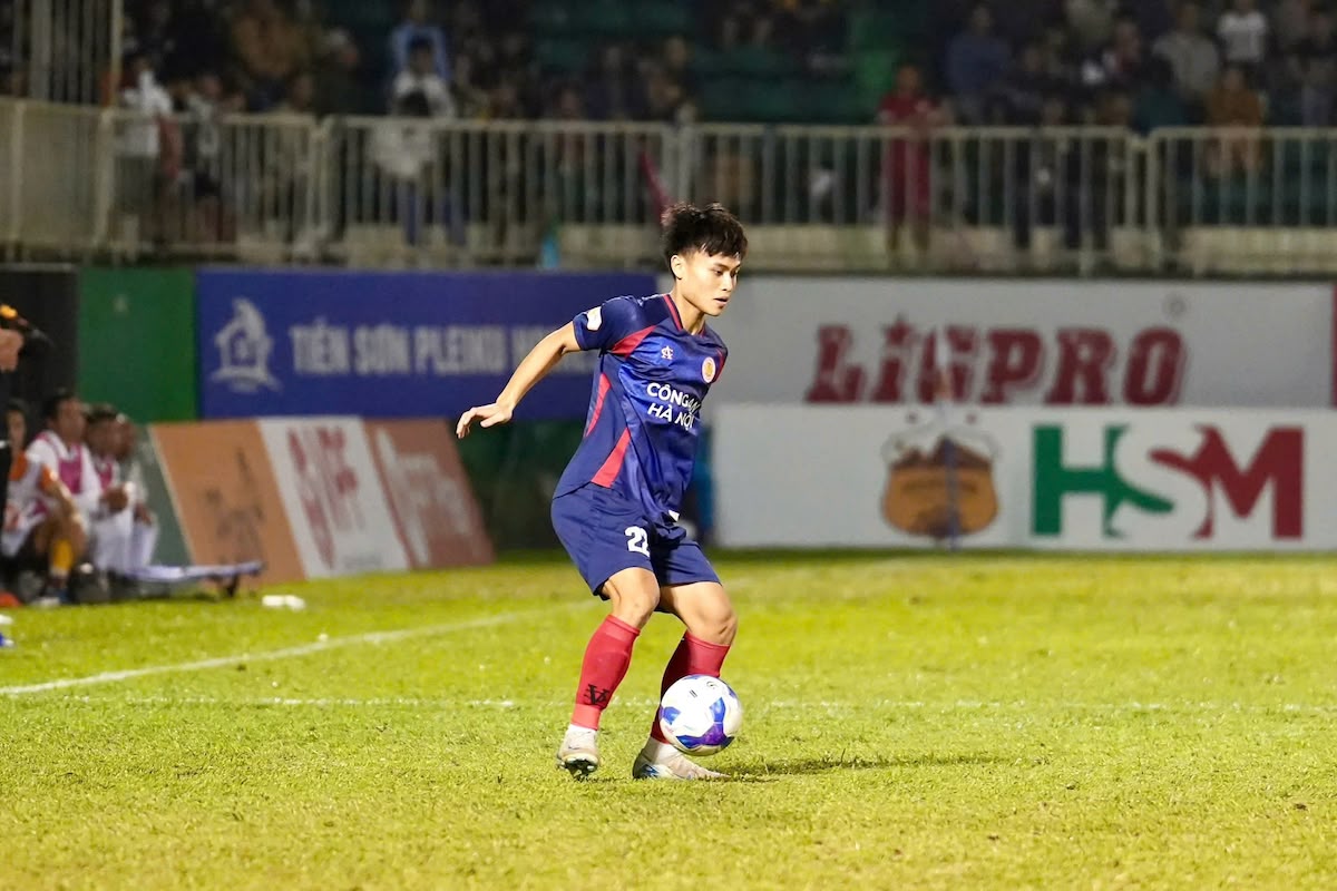 Tien ve Minh Phuc cua CLB CAHN