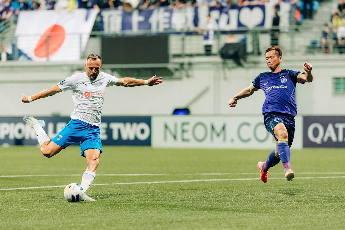 Hiroshima Sanfrecce dung buoc tai ACL2