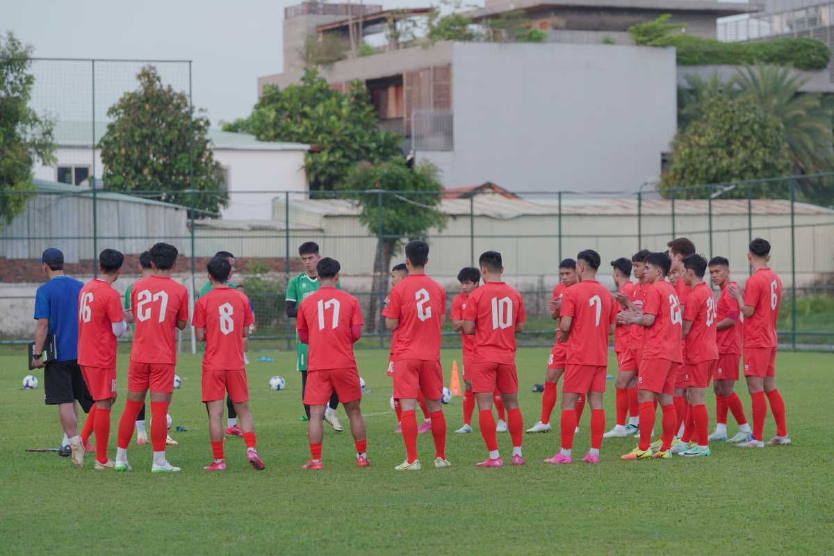 dT Viet Nam tap buoi dau tai Binh Duong