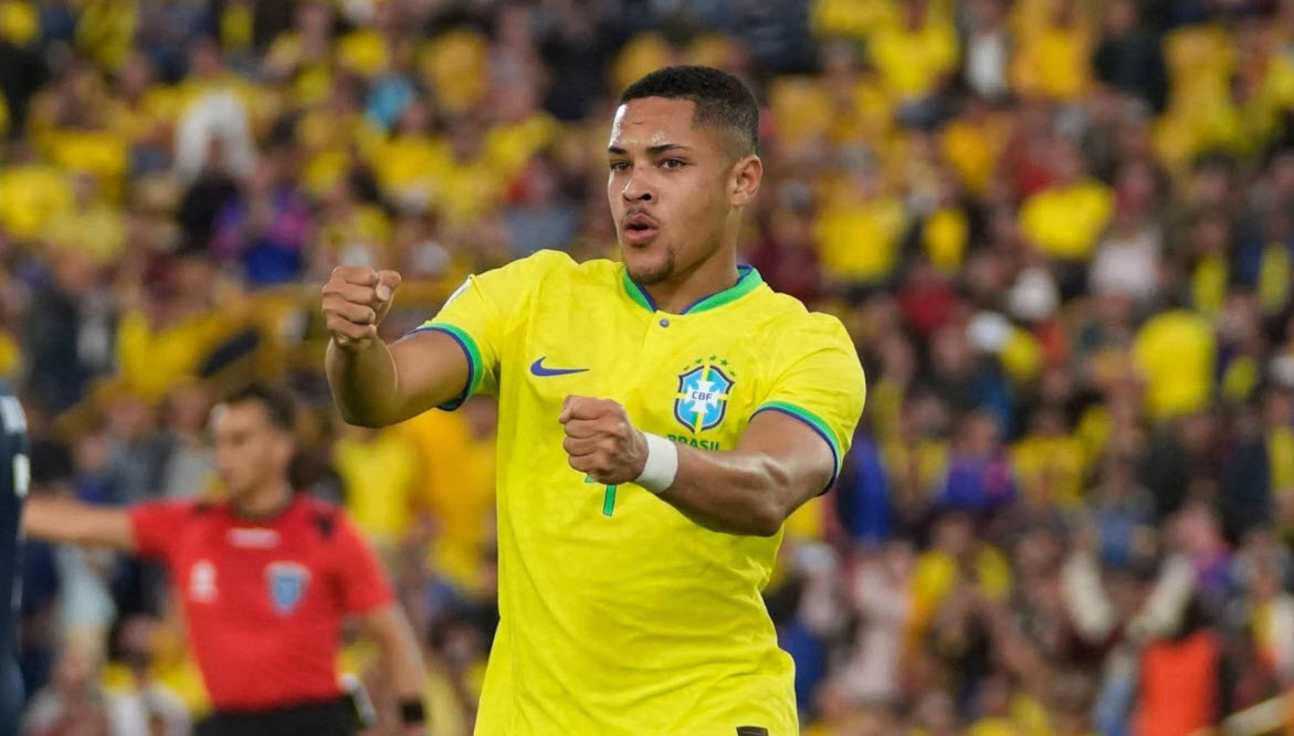 Tiểu sử cầu thủ Vitor Roque