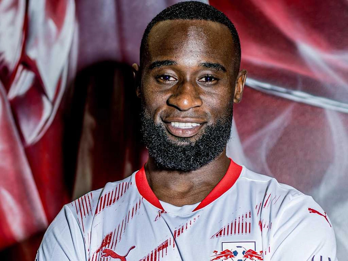 tieu-su-cau-thu-lutsharel-geertruida