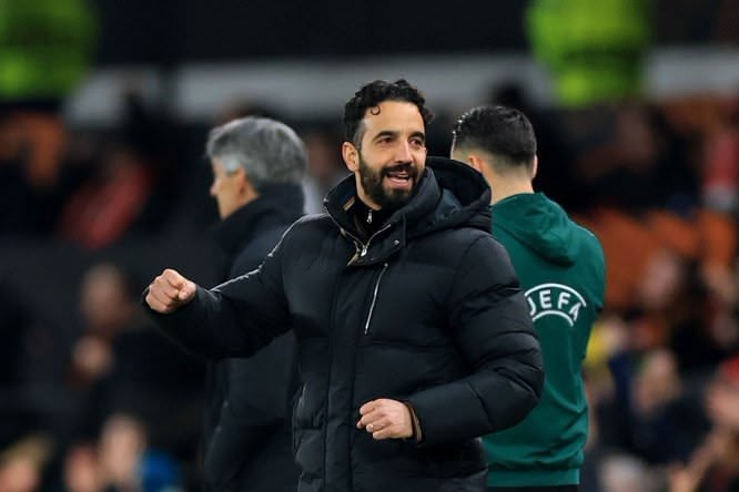Amorim keu goi cac cau thu MU giam tai cho Bruno Fernandes