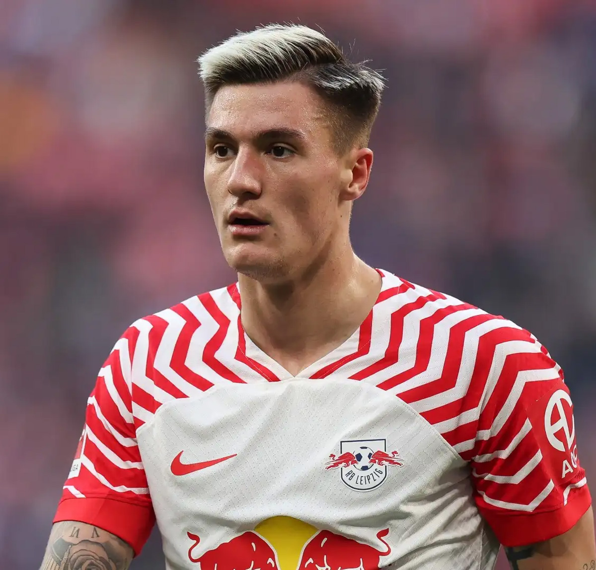 tieu-su-cau-thu-benjamin-sesko