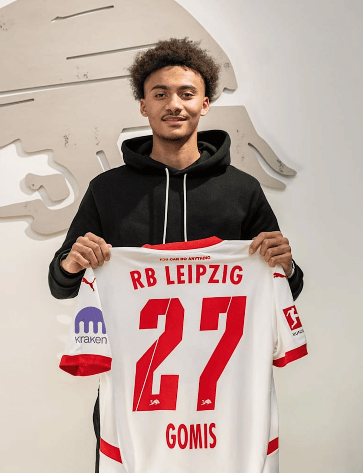 tieu-su-cau-thu-tidiam-gomis