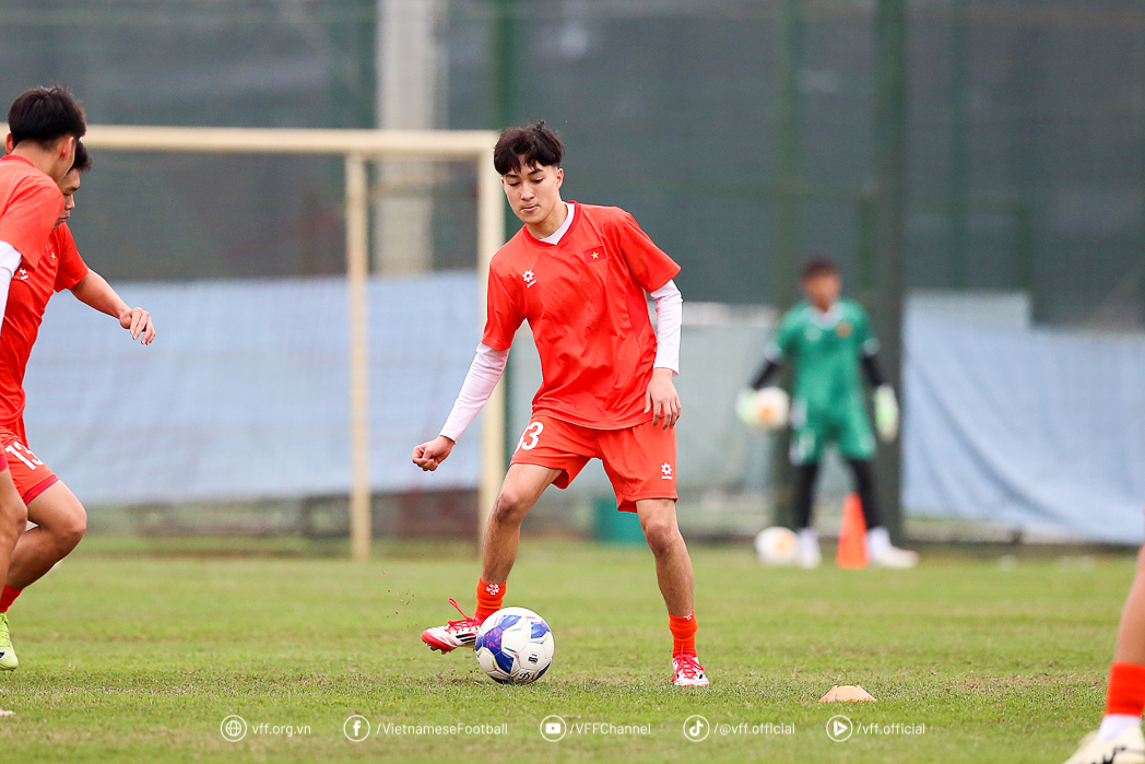 Việt Kiều Hà Lan trở về nước, thử việc tại CLB Hải Phòng 1 Việt Kiều Hà Lan trở về nước, thử việc tại CLB Hải Phòng 1