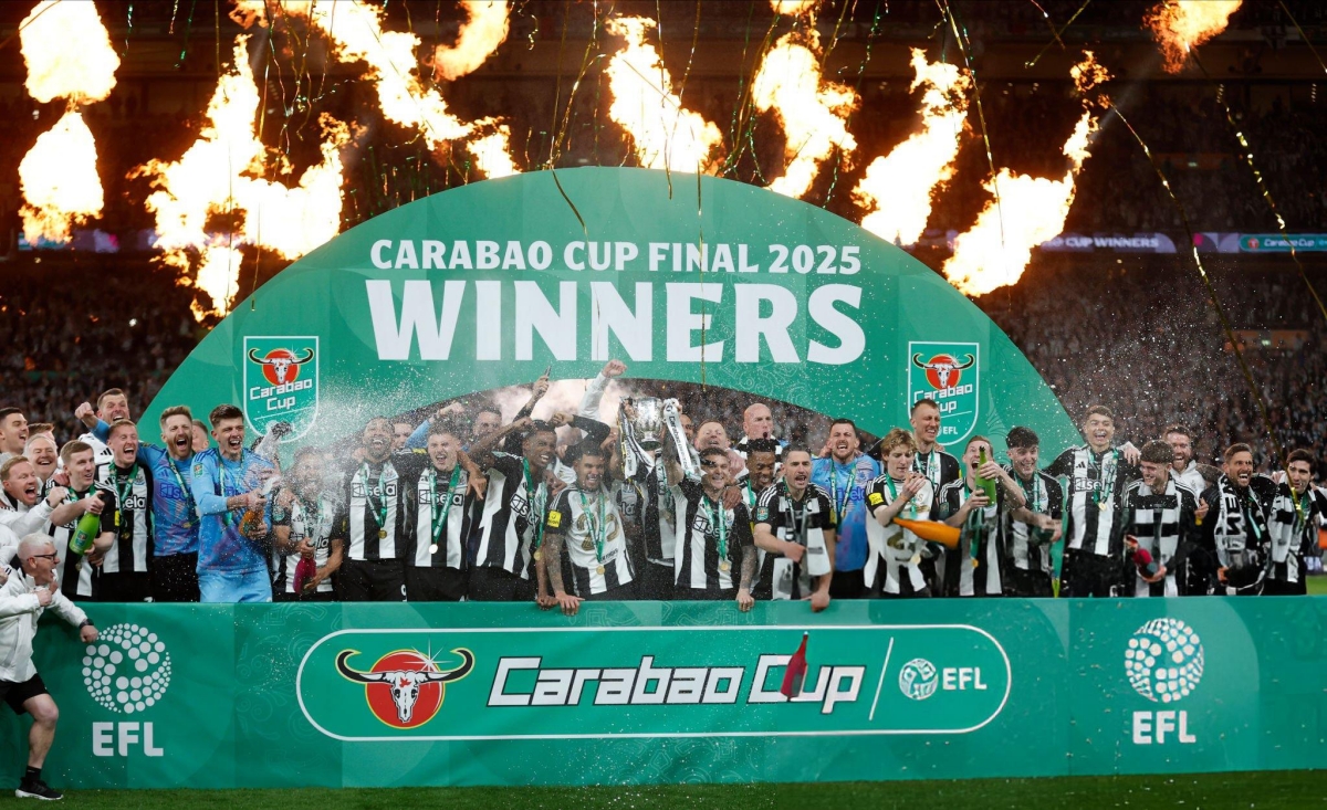 Dan Burn Nhân viên siêu thị viết nên câu chuyện cổ tích cho Newcastle 4