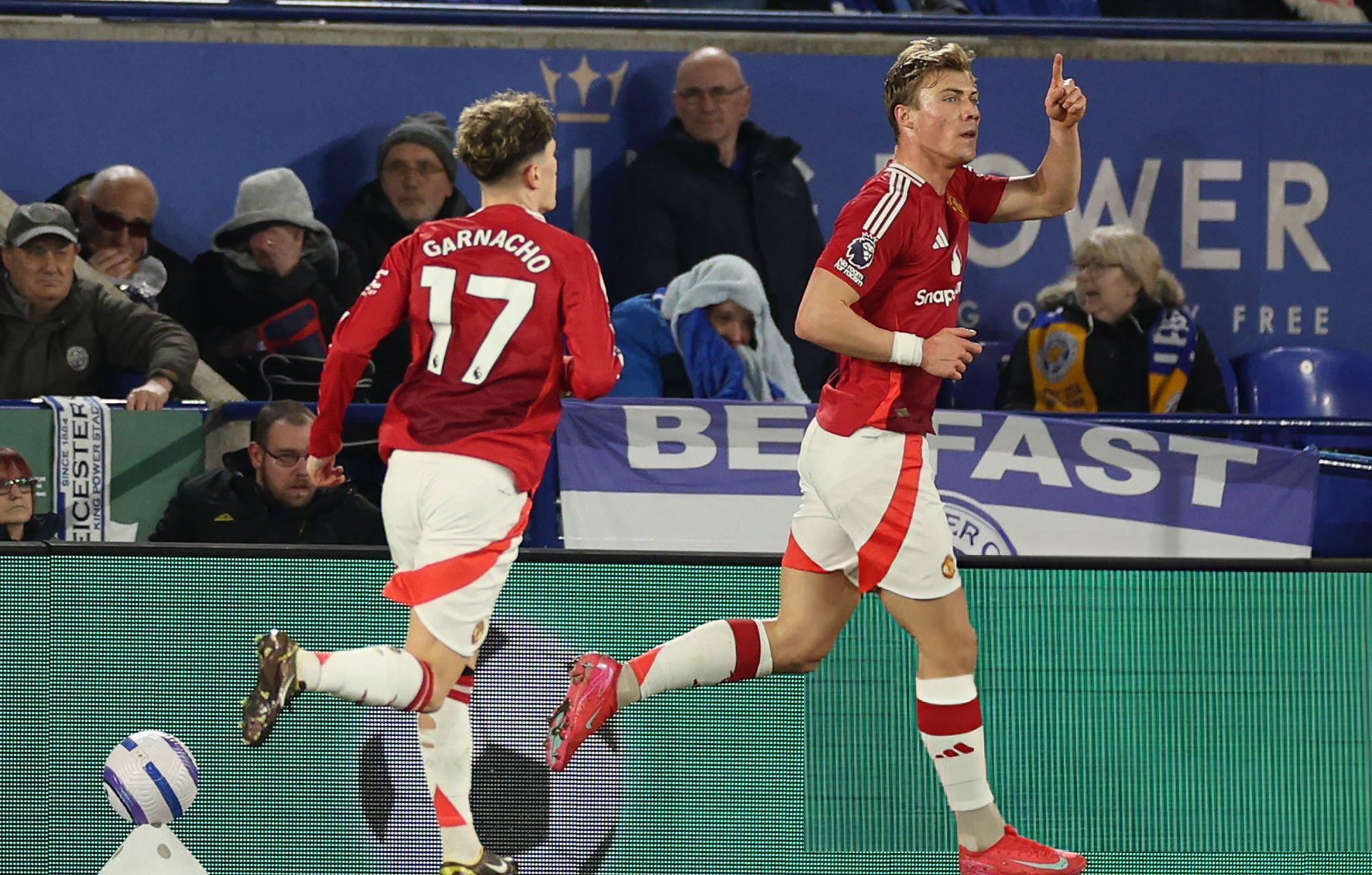 Hojlund hết tịt ngòi, MU thắng dễ Leicester 2