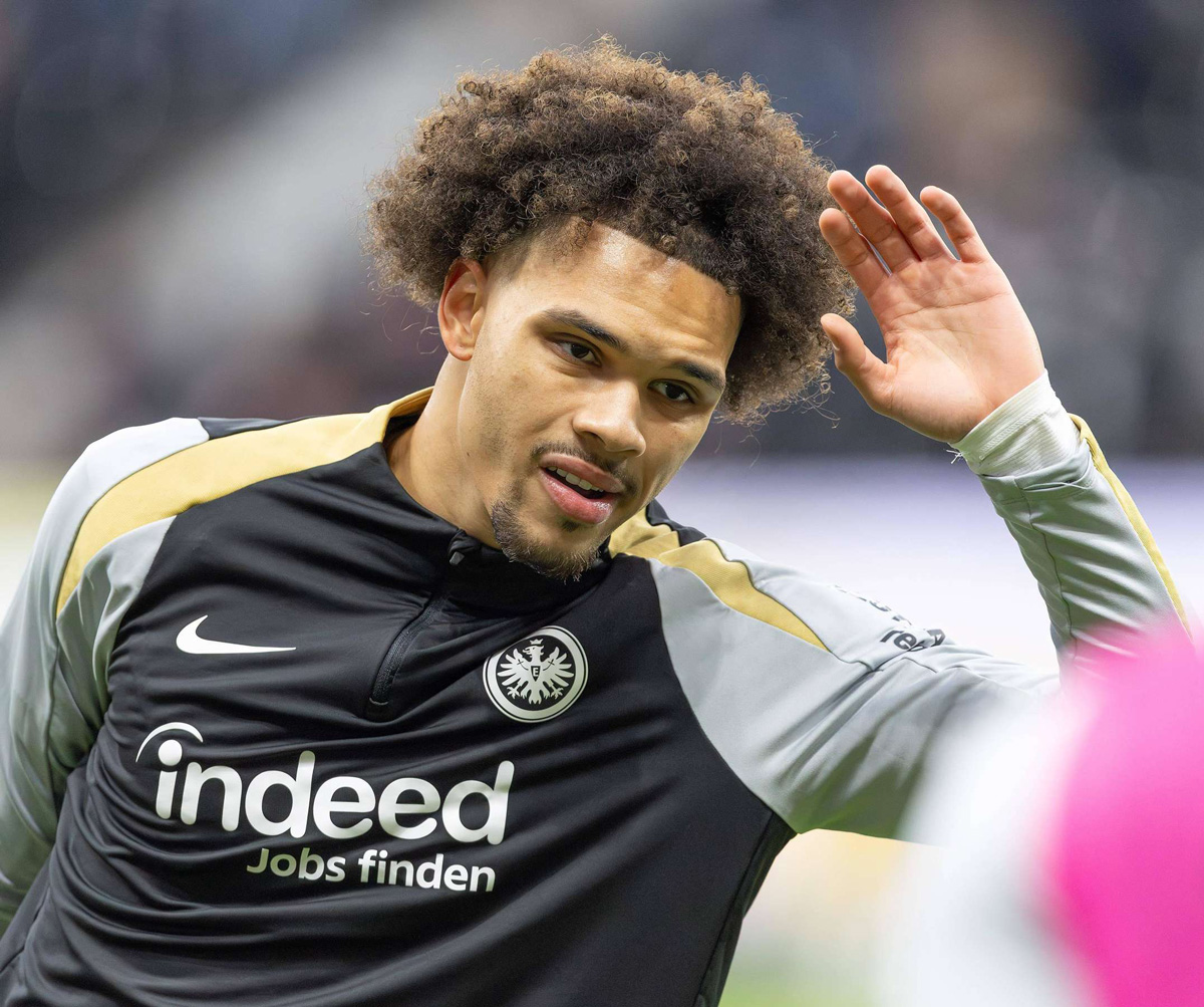 tieu-su-hau-ve-nnamdi-collins tieu-su-hau-ve-nnamdi-collins