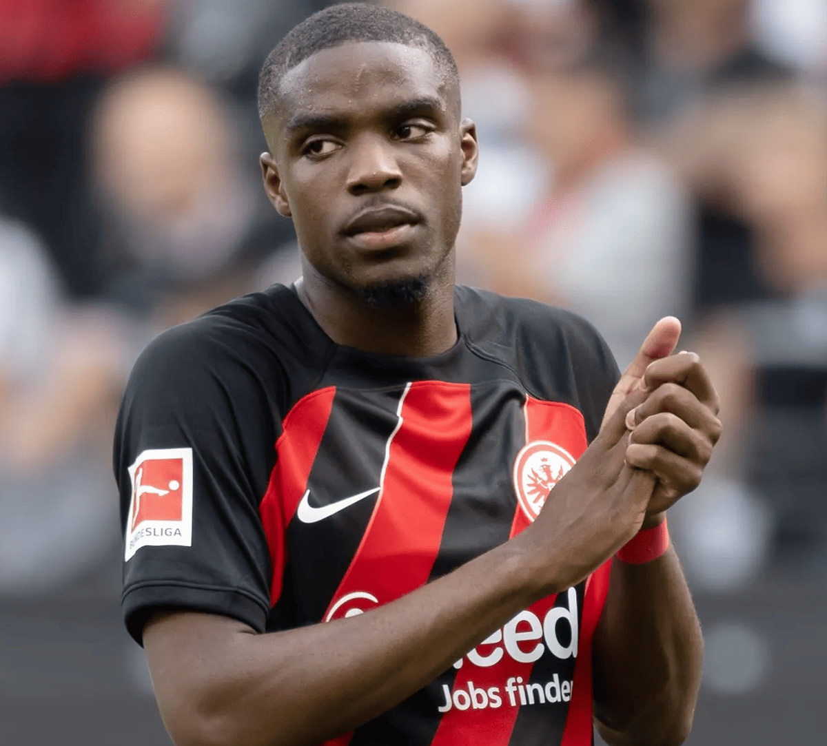 tieu-su-cau-thu-niels-nkounkou