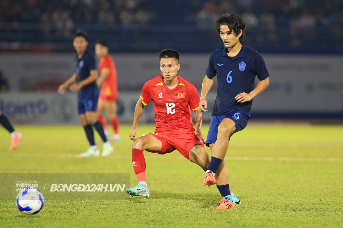 Dàn tuyển thủ Campuchia đá ngang ngửa Việt Nam 5