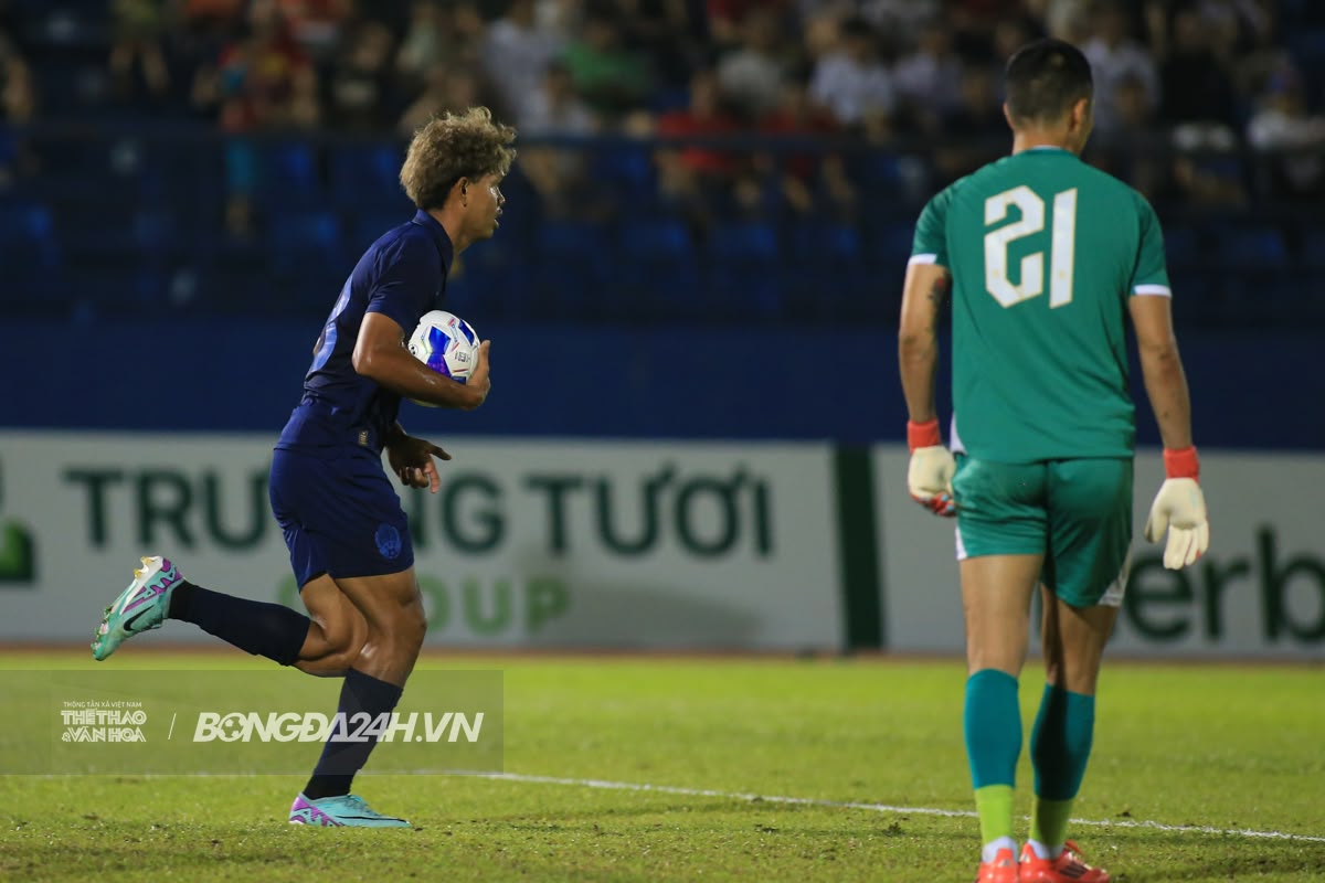 Dàn tuyển thủ Campuchia đá ngang ngửa Việt Nam 8