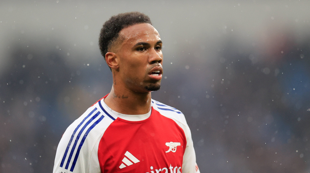 Gabriel Magalhaes đang chơi rất tốt tại sân Eirates. Gabriel Magalhaes dang choi rat tot tai san Eirates.