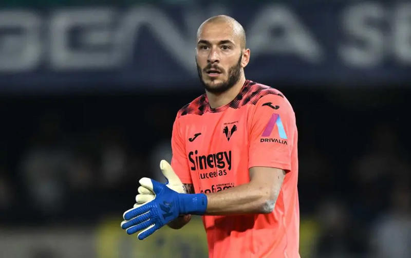 tieu-su-Simone-Perilli