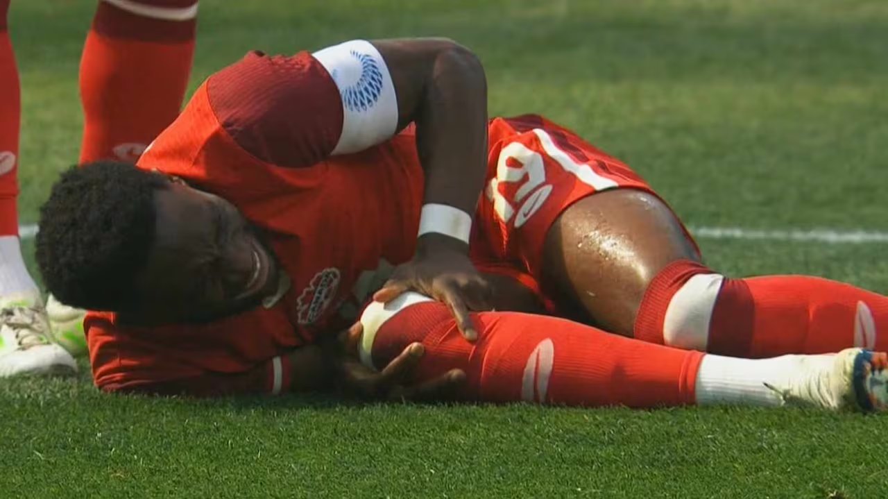 Đại diện Alphonso Davies chỉ trích ĐT Canada 1