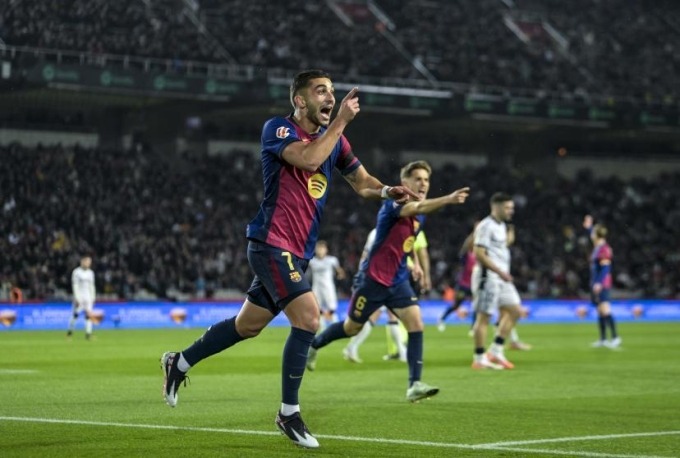 Ferran Torres Con cá mập săn mồi 2