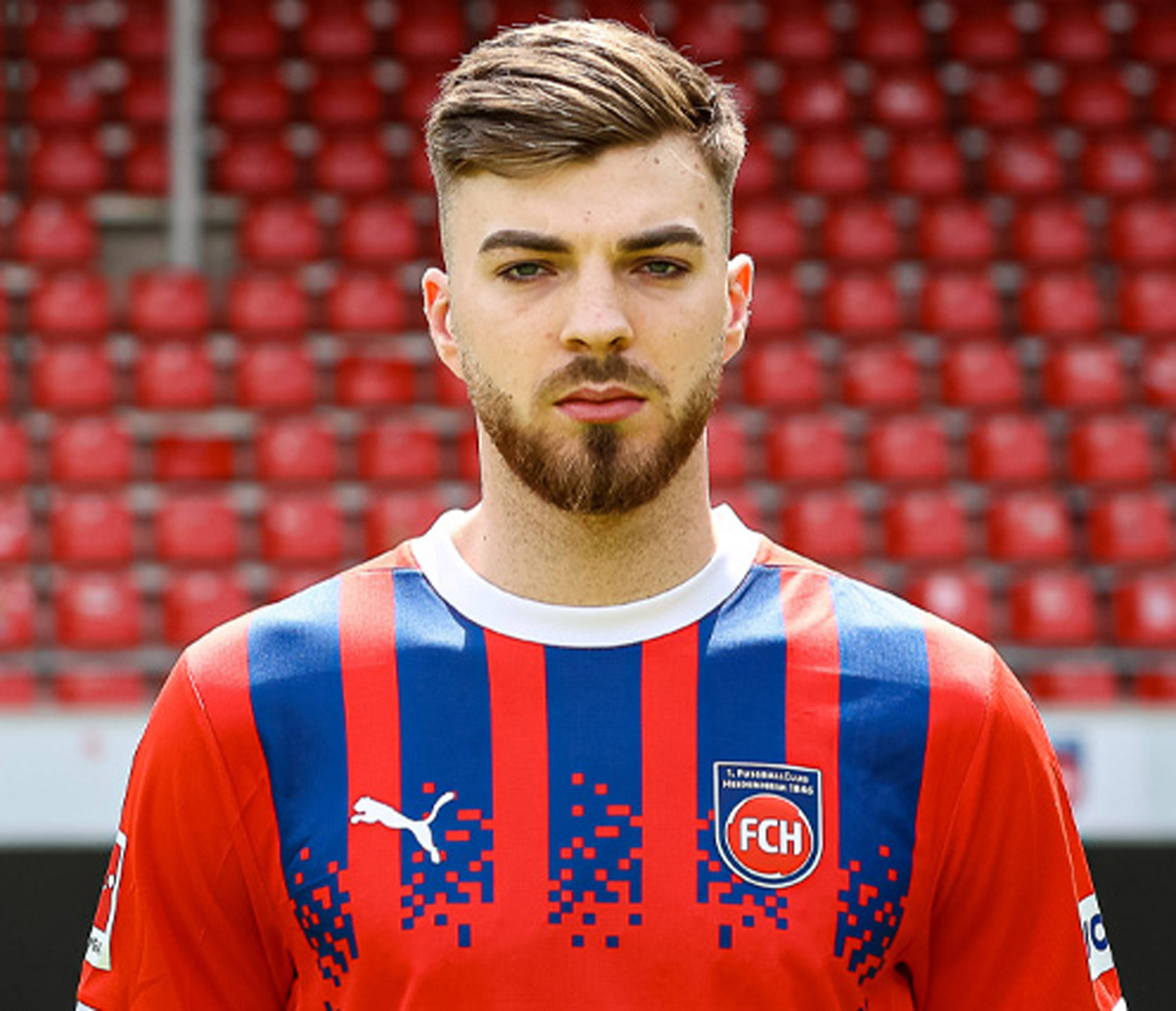 tieu-su-julian-niehues tieu-su-julian-niehues