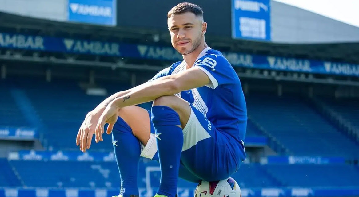 Tiểu sử cầu thủ Tomas Conechny