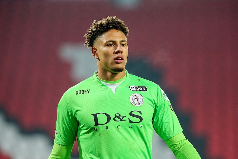 tieu-su-Maduka-Okoye tieu-su-Maduka-Okoye