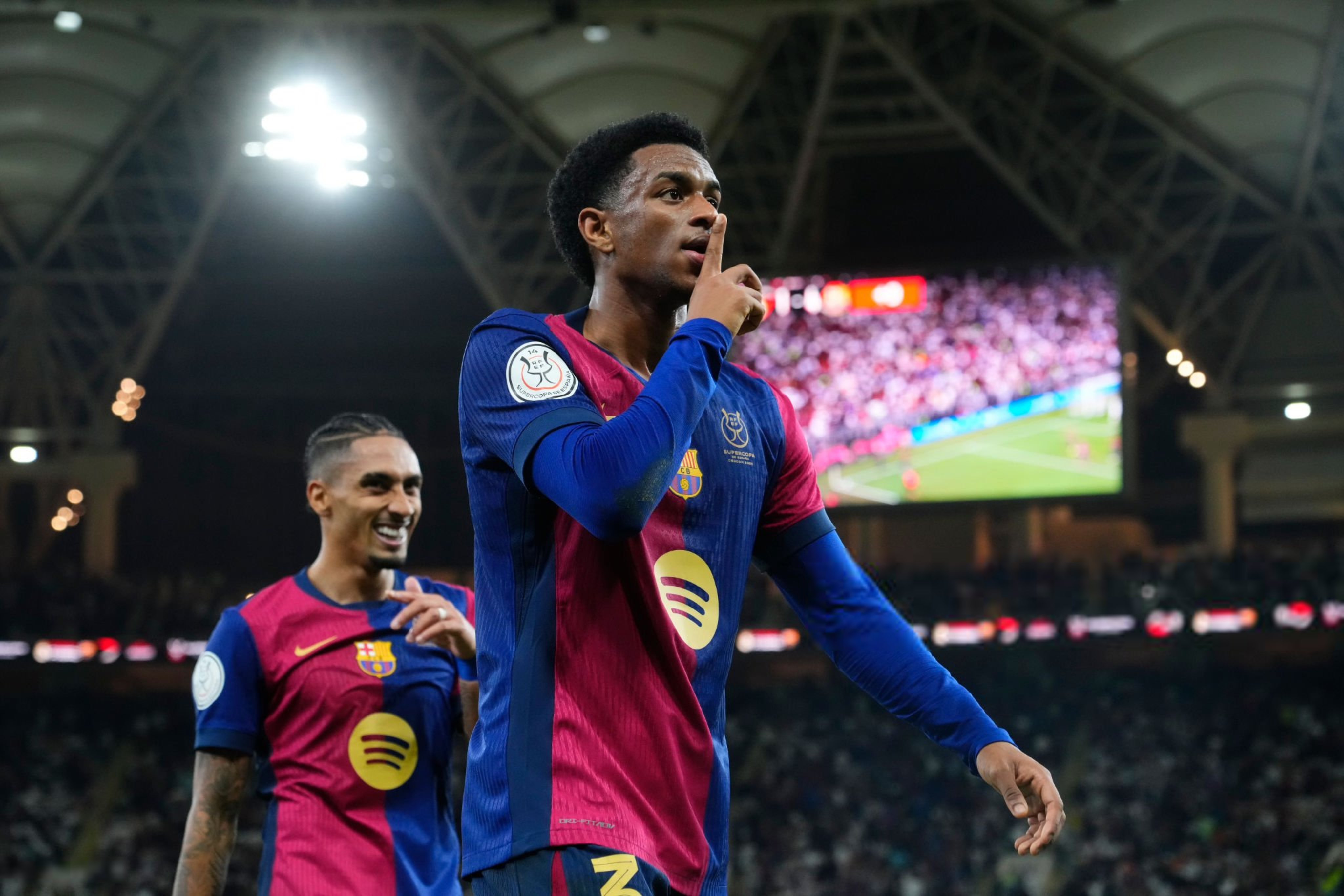 Alejandro Balde Chiếc máy bay nơi hành lang cánh trái Barcelona 1