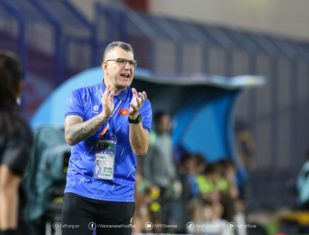 HLV Roland Tôi tự hào khi được dẫn dắt ĐT U16 Việt Nam 1
