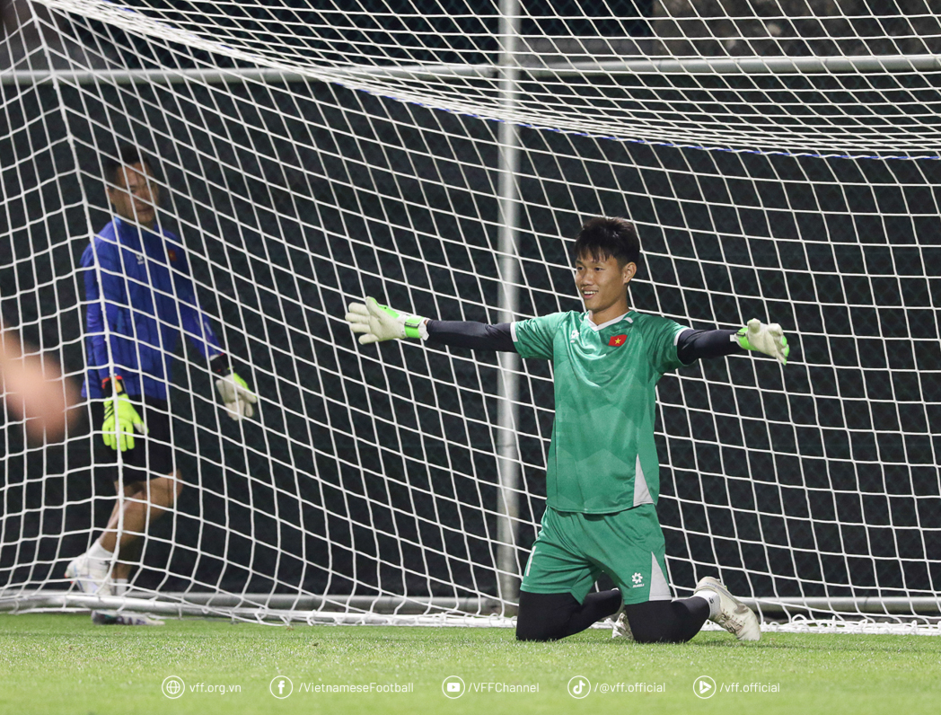 Thủ môn U17 Việt Nam đặt quyết tâm giữ sạch lưới trước U17 Nhật Bản 1