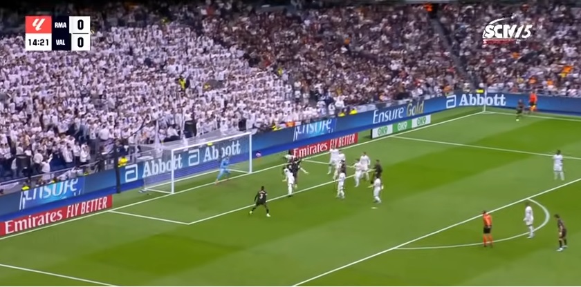 Valencia thắng Real Madrid