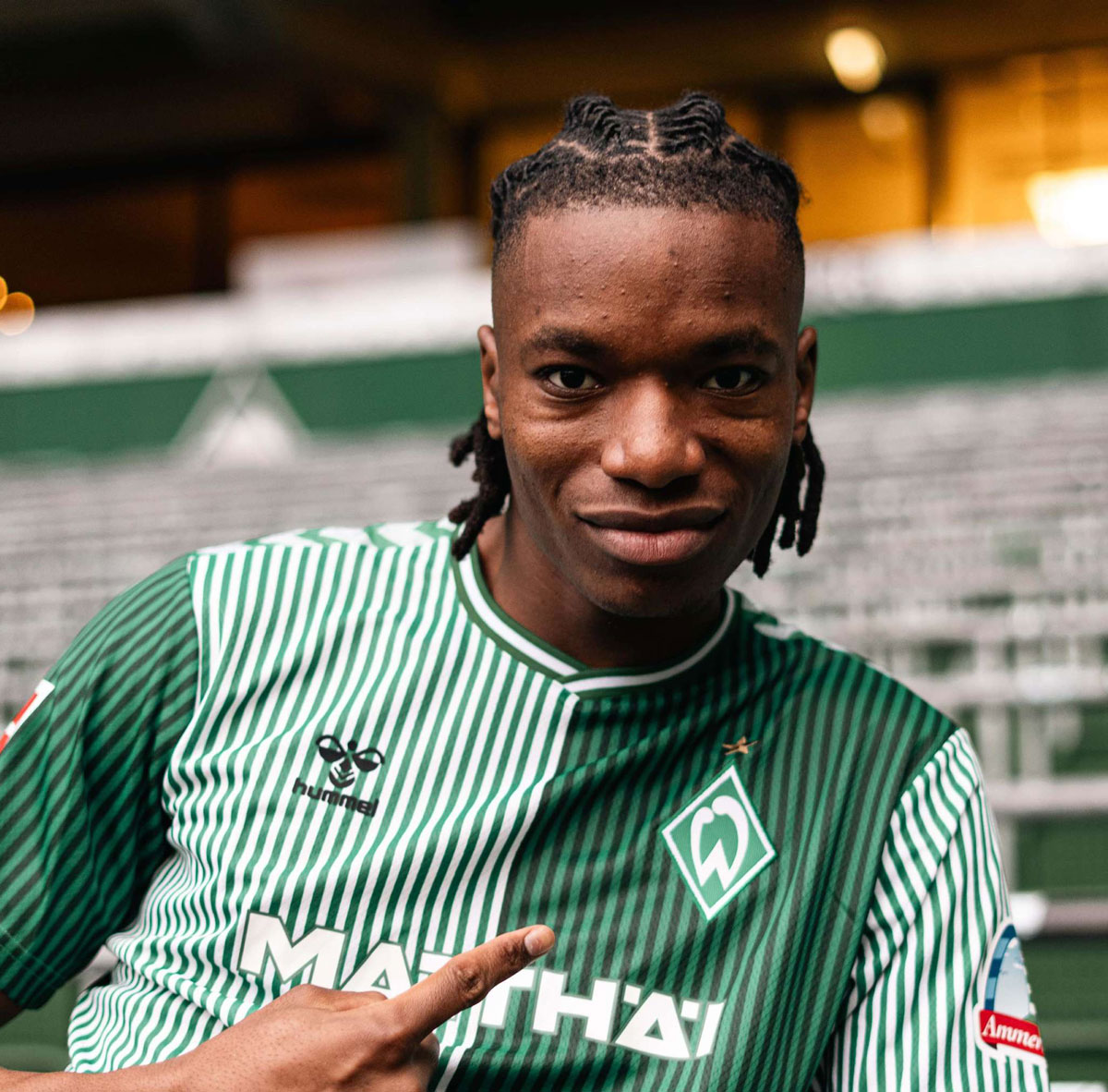 tieu-su-cau-thu-skelly-alvero tieu-su-cau-thu-skelly-alvero