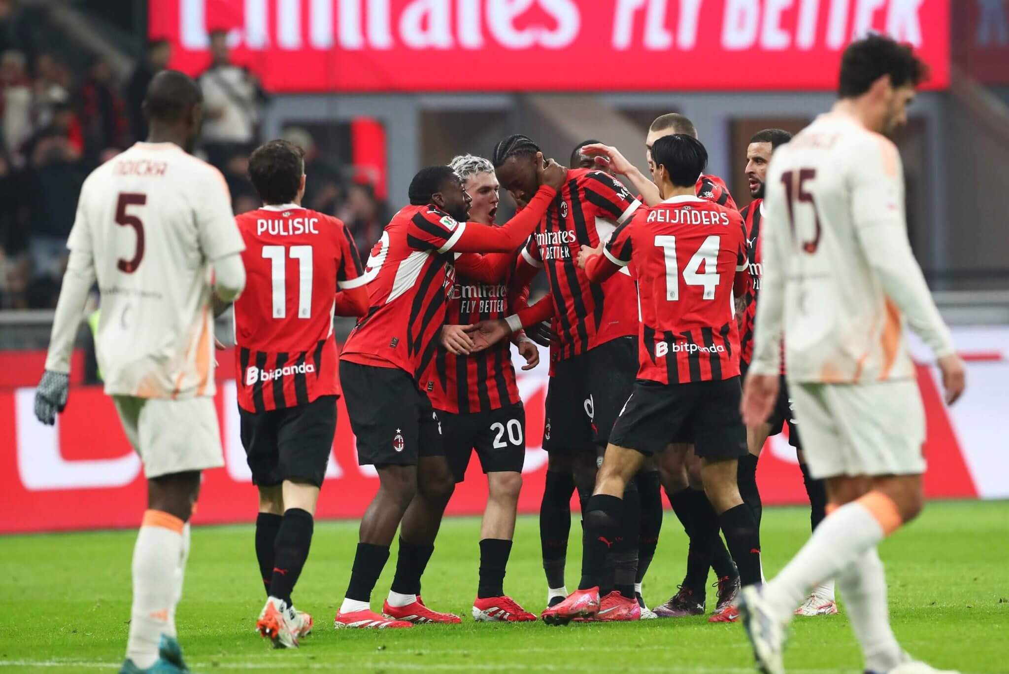 Khi các cầu thủ cho mượn từng xát muối vào nỗi đau của CLB chủ quản 5