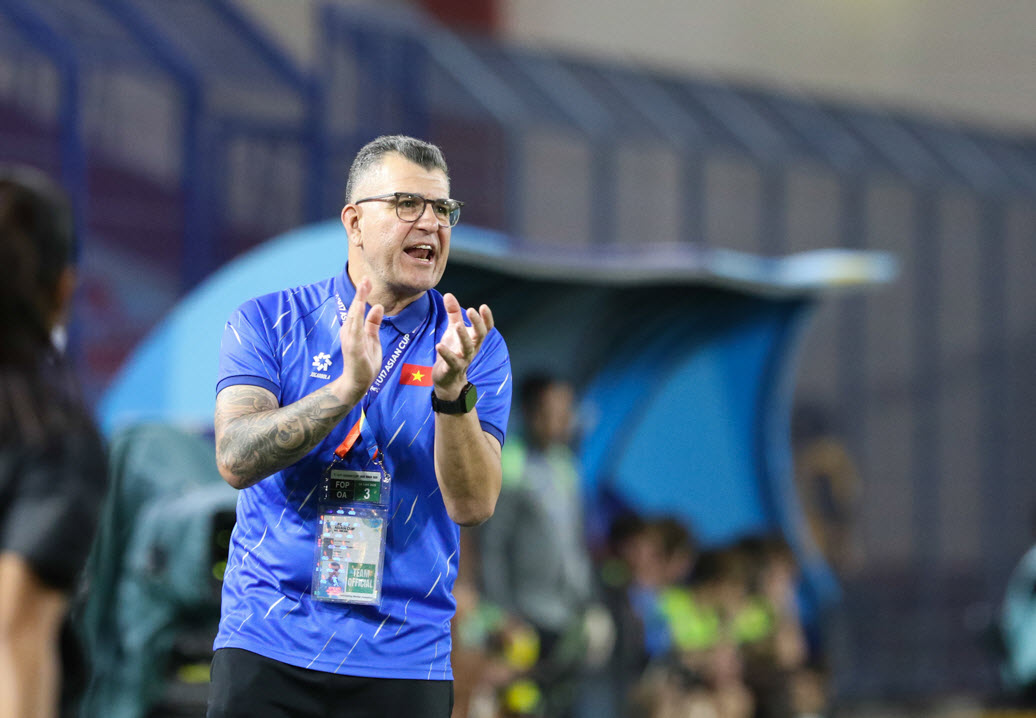 Tiểu sử HLV Cristiano Roland