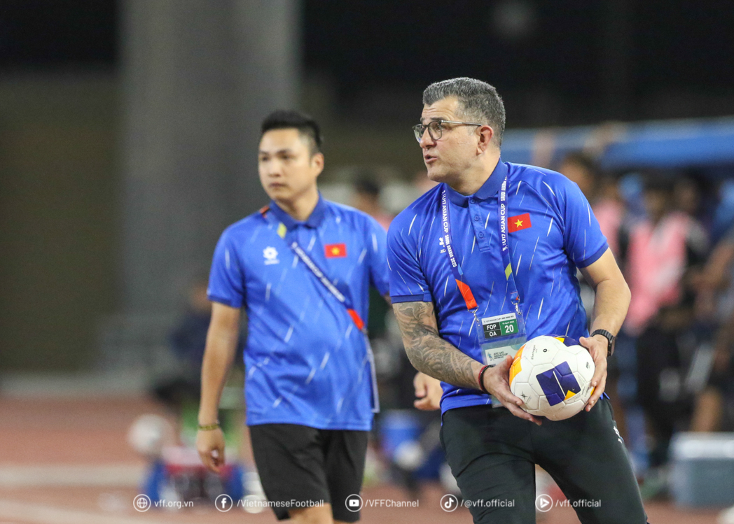 HLV Cristiano Roland tu hao ve U17 Viet Nam