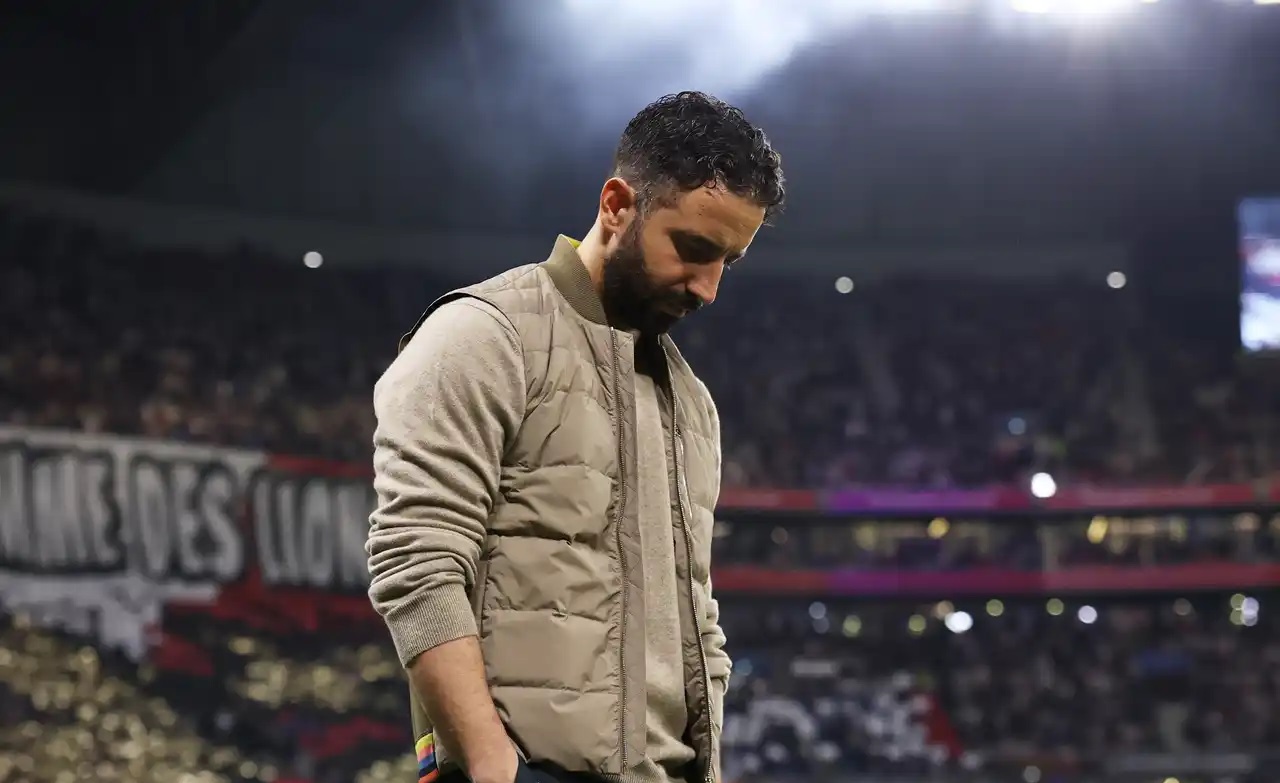 Jamie Carragher khuyên MU kiên nhẫn với HLV Ruben Amorim 1