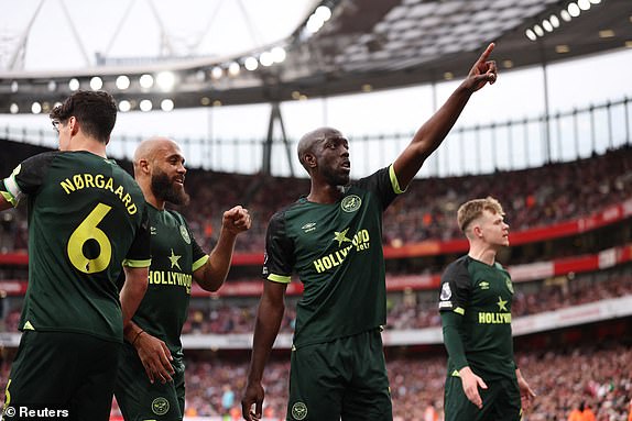 1744481316698_lc_galleryImage_Soccer_Football_Premier_L