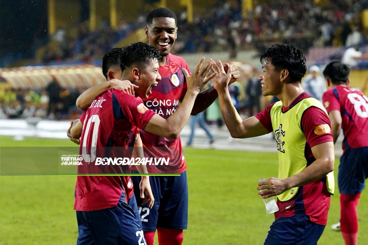 Cong an Ha Noi vs HAGL 12/4