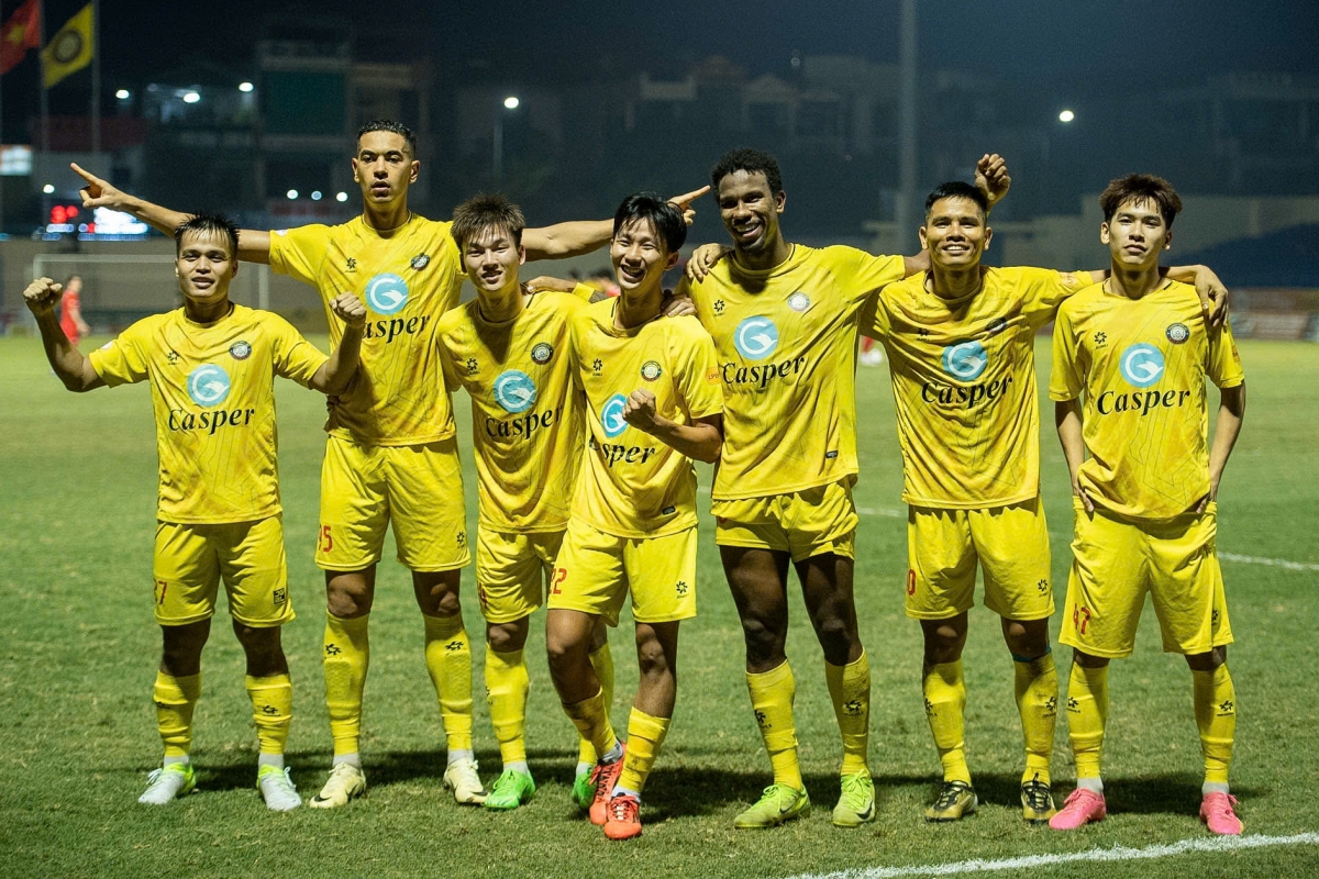 Damoth Thongkhamsavath da chinh Thanh Hoa danh bai Viettel
