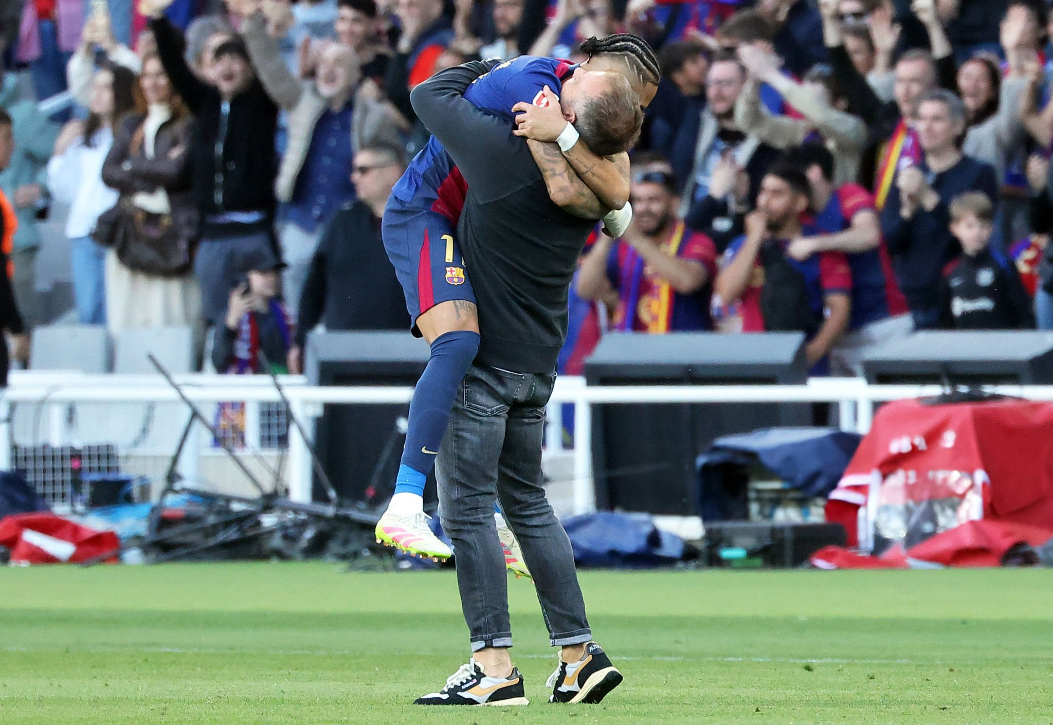 Raphinha đang bật chế độ Messi 1 Raphinha đang bật chế độ Messi 1