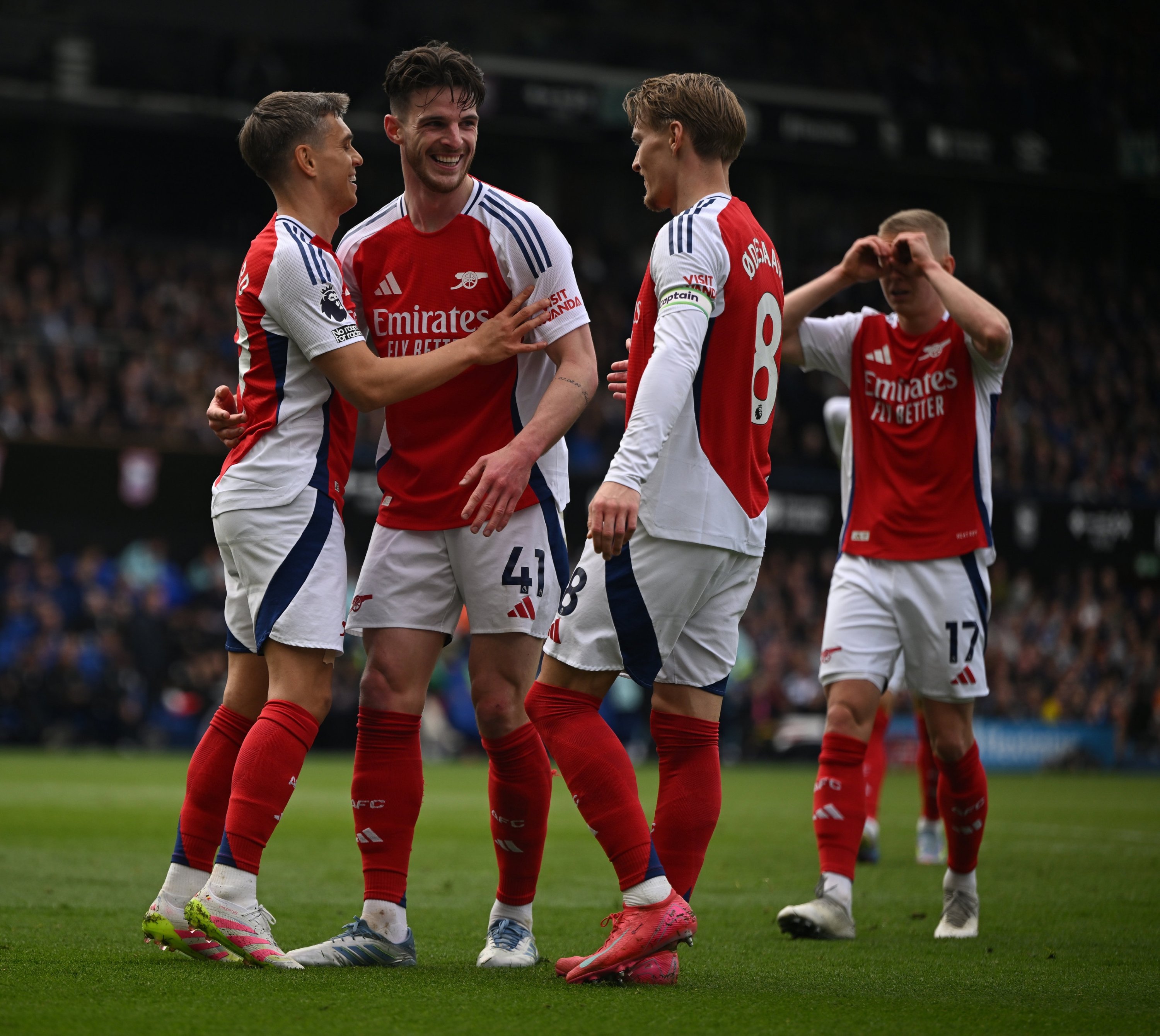 Declan Rice Hình mẫu của sự toàn năng 1 Declan Rice Hình mẫu của sự toàn năng 1