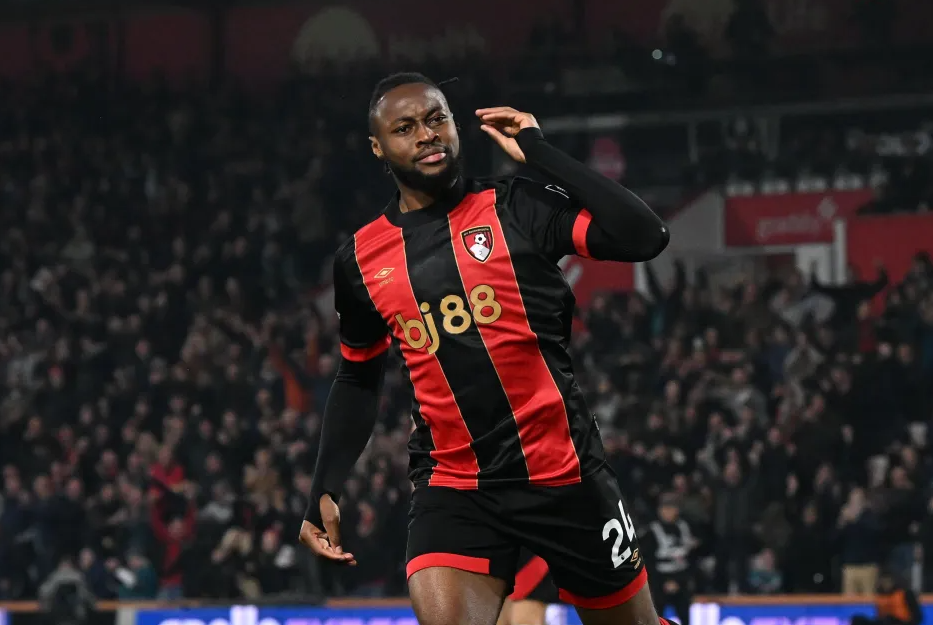 MU dẫn đầu cuộc đua giành chữ ký của Antoine Semenyo. MU dan dau cuoc dua gianh chu ky cua Antoine Semenyo.