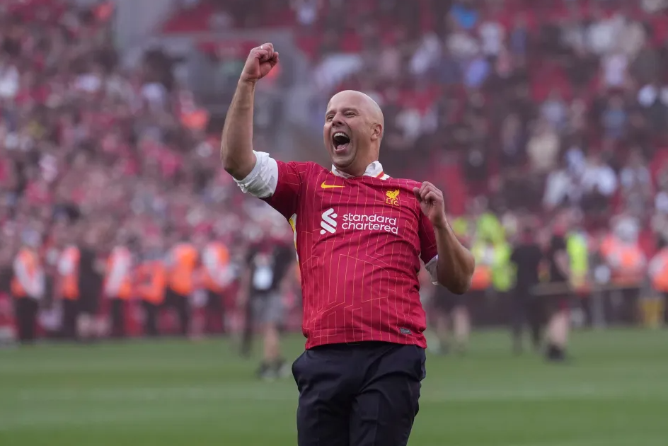 Liverpool mở hội tại Anfield 5