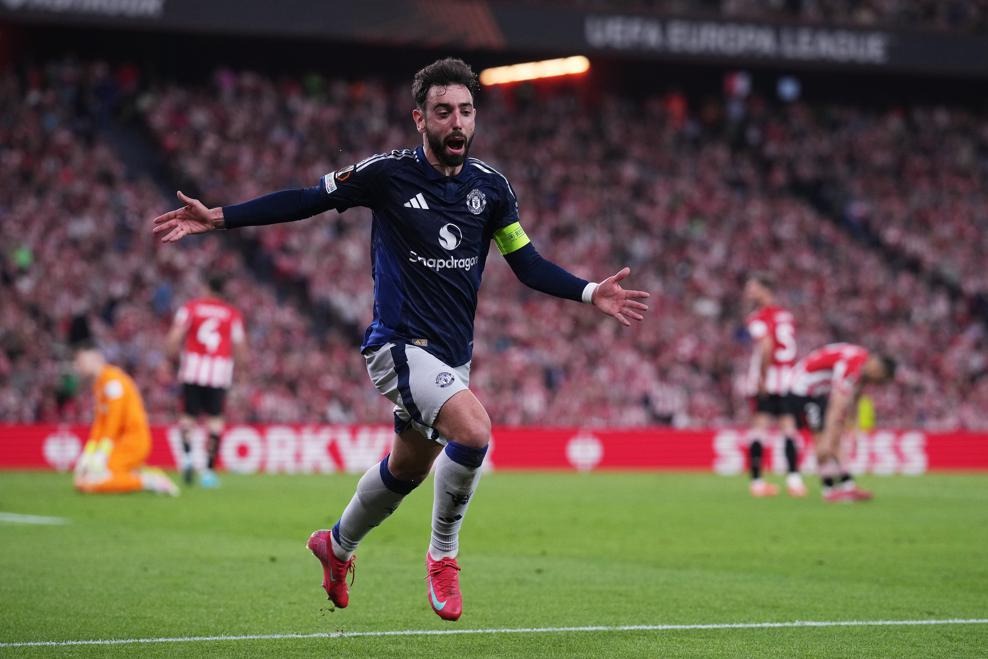 Bruno Fernandes kéo sập pháo đài San Mames 1