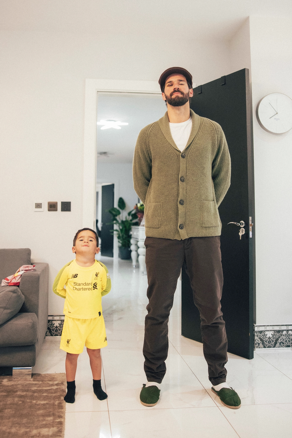 Alisson Becker Bước qua cơn bão lòng 5