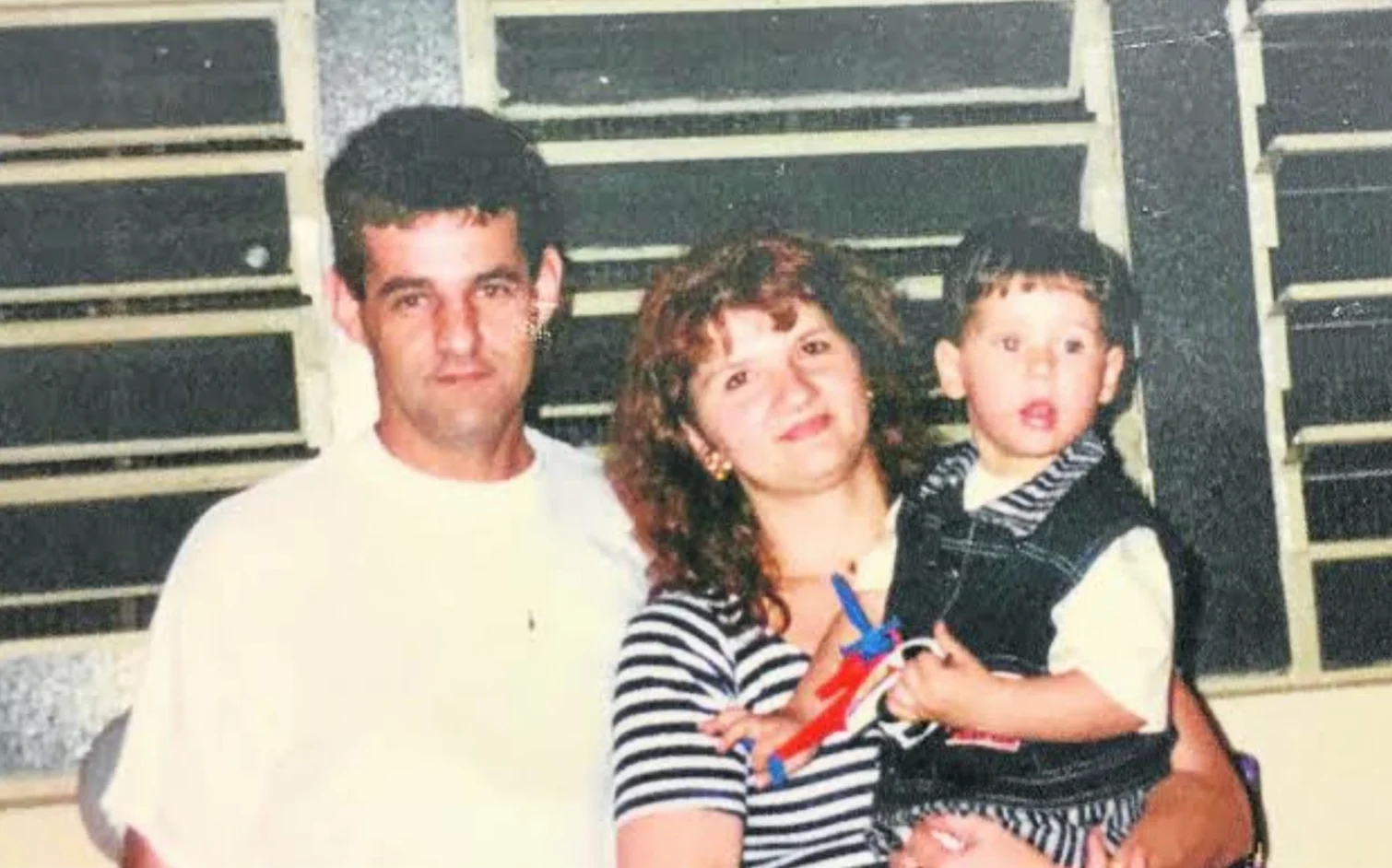 Alisson Becker Bước qua cơn bão lòng 1