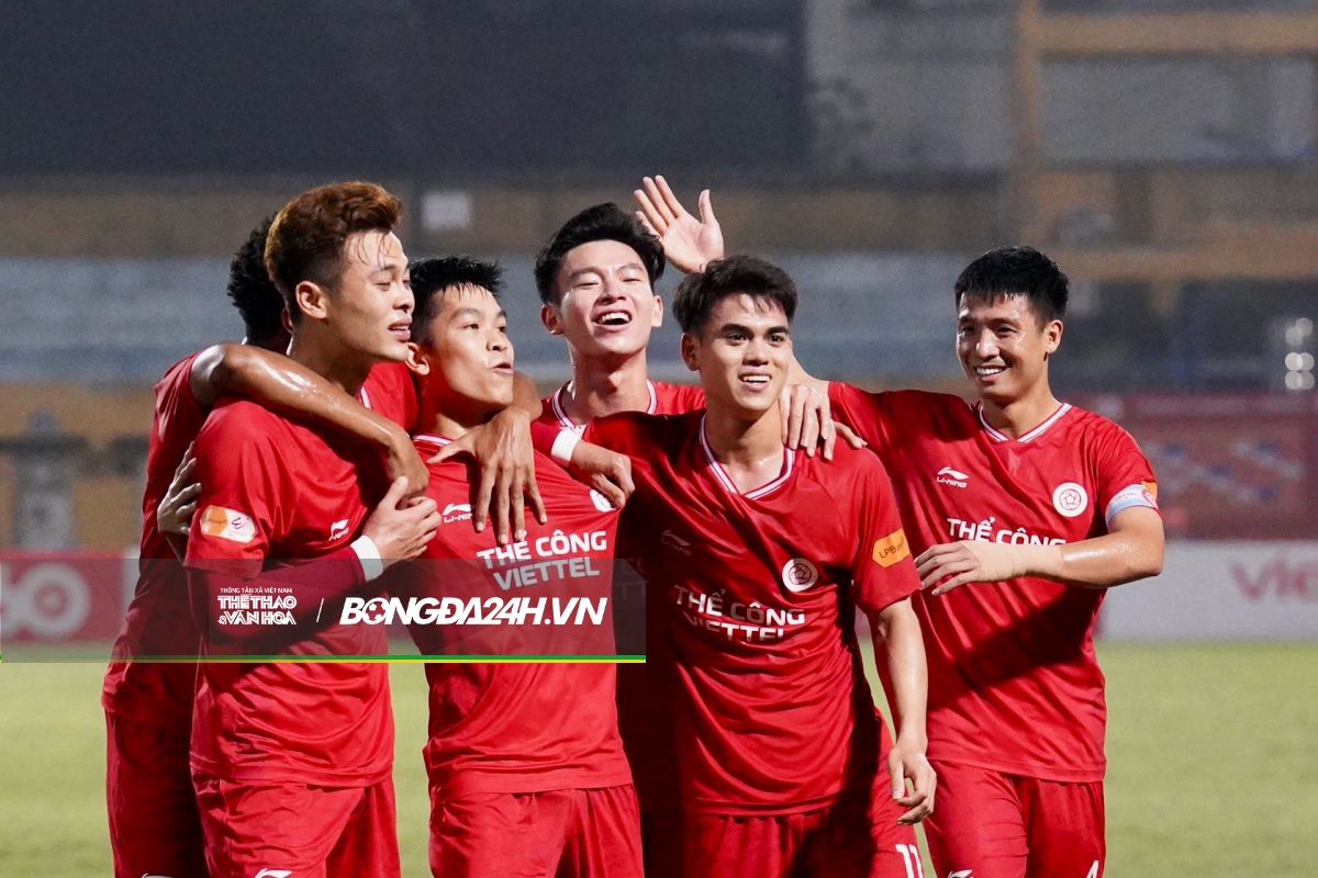 HLV Velizar Popov trọn niềm vui trong ngày ra mắt Thể Công Viettel 5