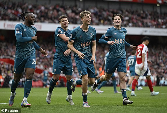 1746295703323_lc_galleryImage_Soccer_Football_Premier_L