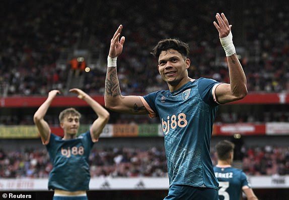 1746295812772_lc_galleryImage_Soccer_Football_Premier_L