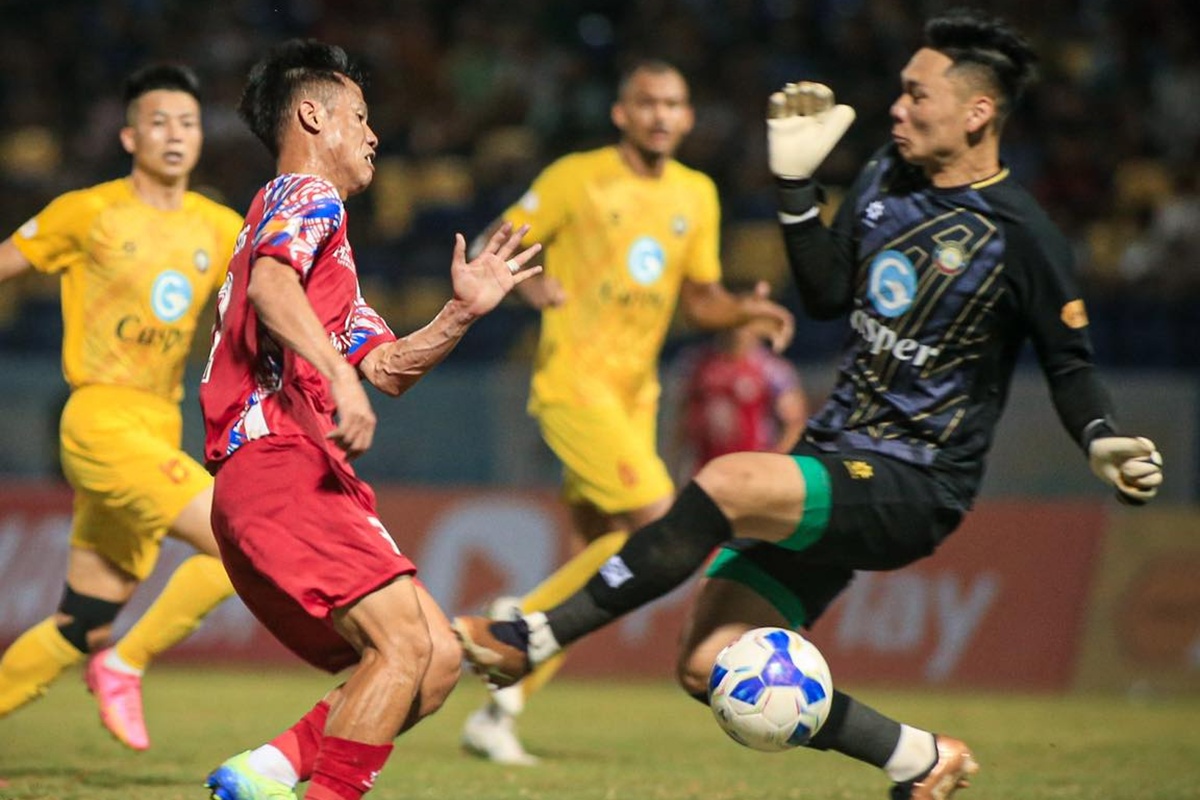 HLV đội Thanh Hóa nói về thẻ đỏ của tuyển thủ Việt Nam 1