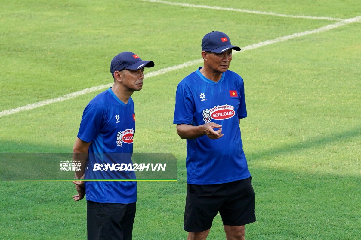 Nhân tố đặc biệt chiếm spotlight trong buổi tập của ĐT nữ Việt Nam 8