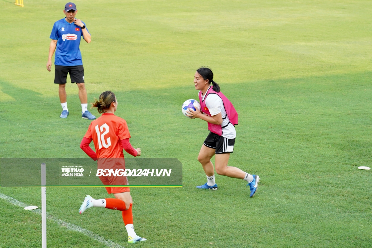 Nhân tố đặc biệt chiếm spotlight trong buổi tập của ĐT nữ Việt Nam 3
