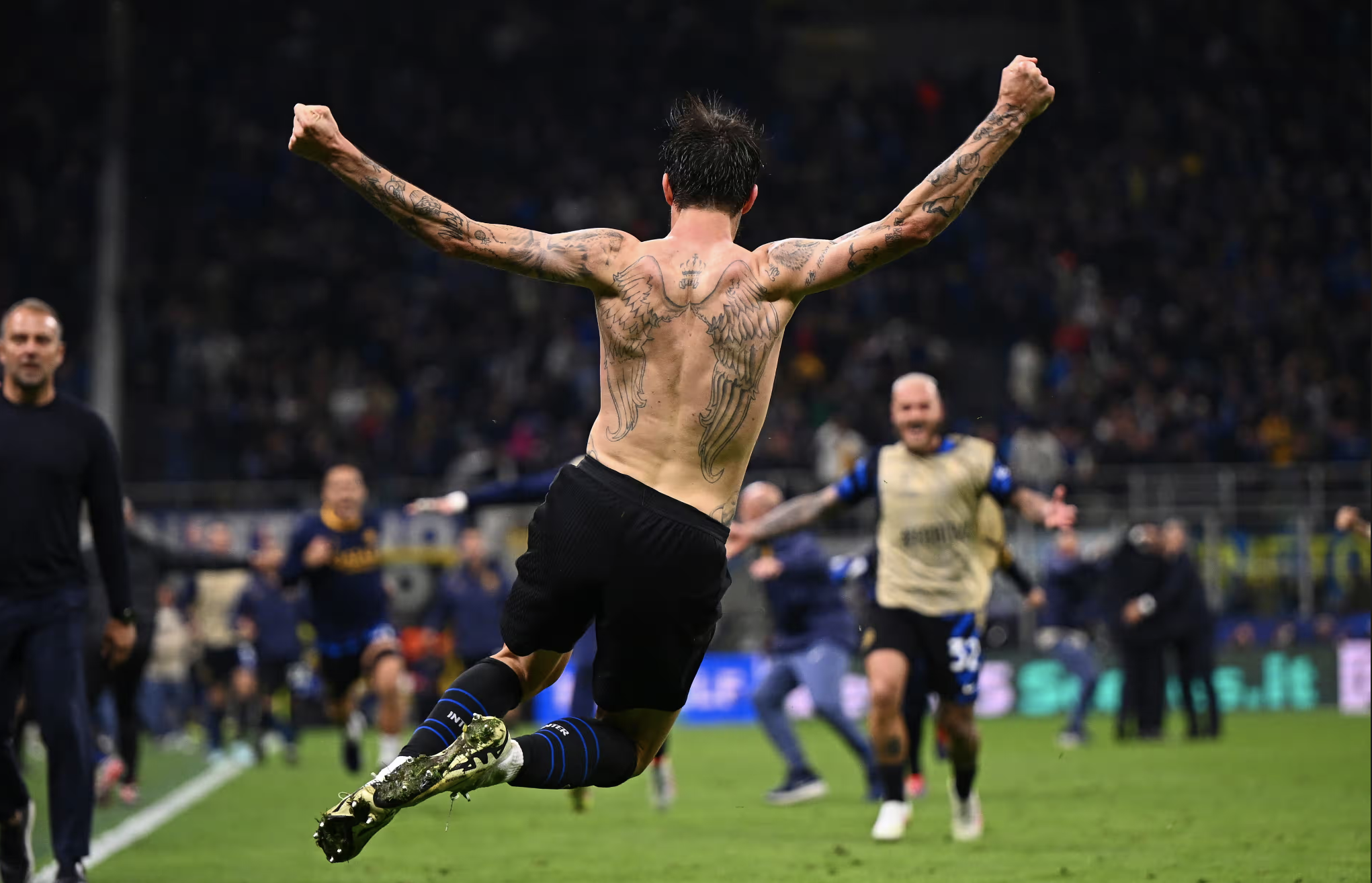 Francesco Acerbi từ vực sâu tuyệt vọng tới đỉnh cao Champions League 2
