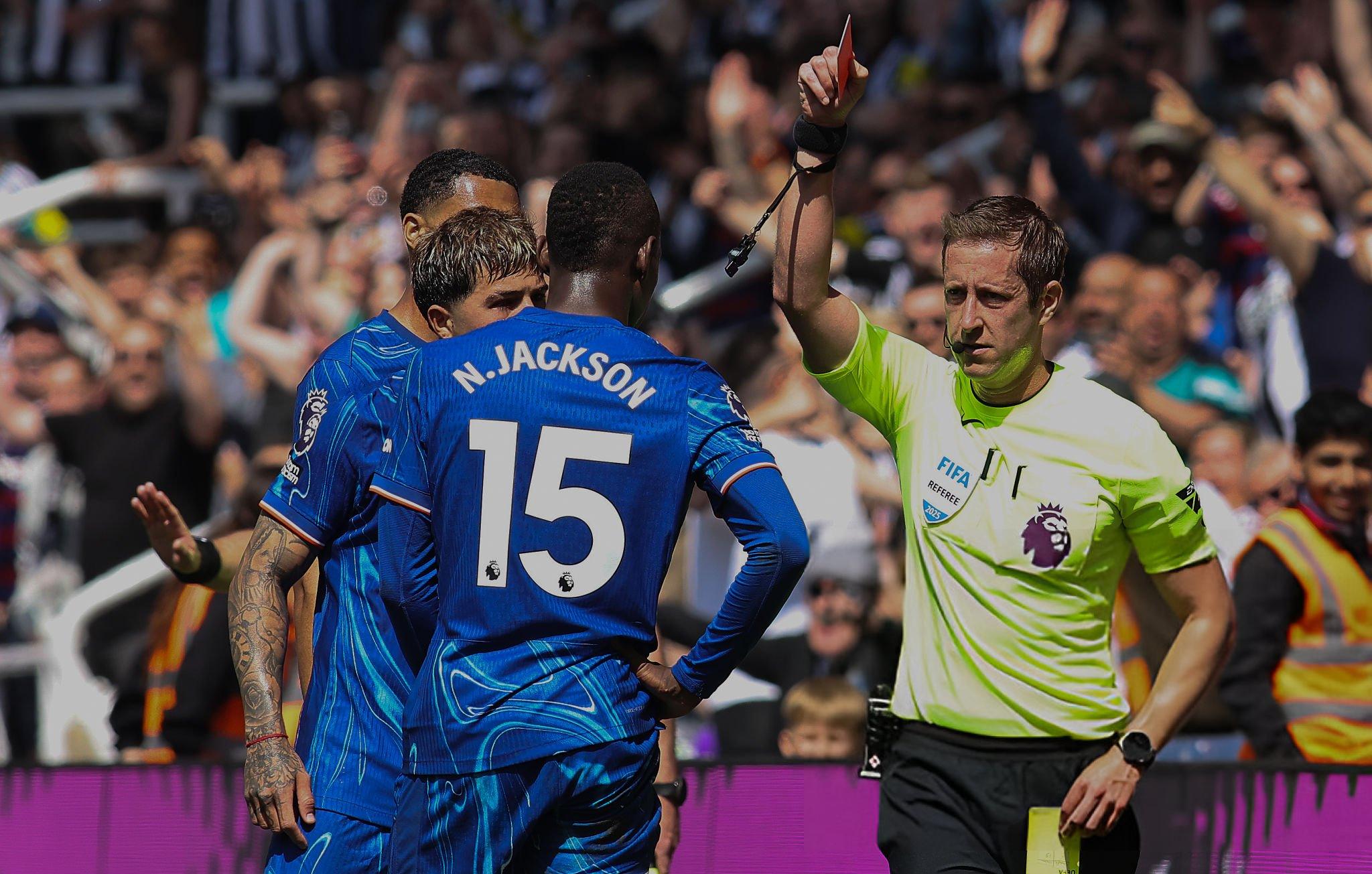 Cú vung tay trị giá 1 tỷ bảng của Nicolas Jackson 1